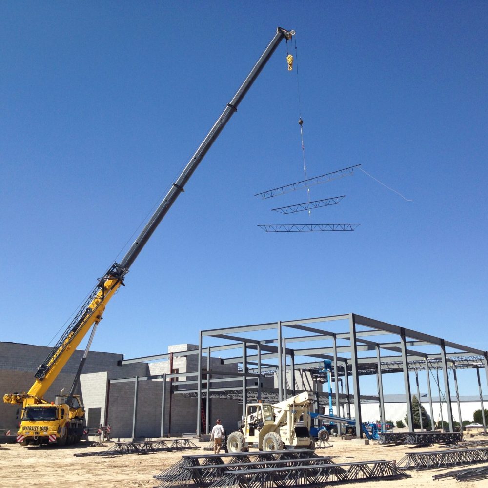 erection of a steel building with a heavy crane